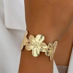 HIBISCUS BRACELET